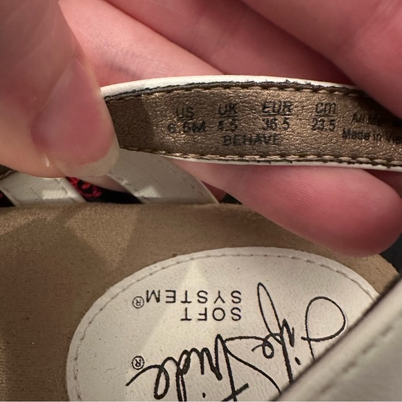 LifeStride Soft System Behave Sandals. Women’s 6.5. - Picture 2 of 7